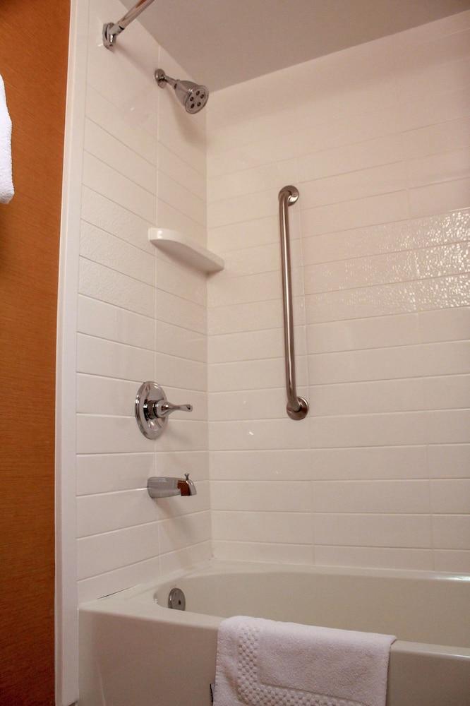 Fairfield by Marriott Kalamazoo West photo 8