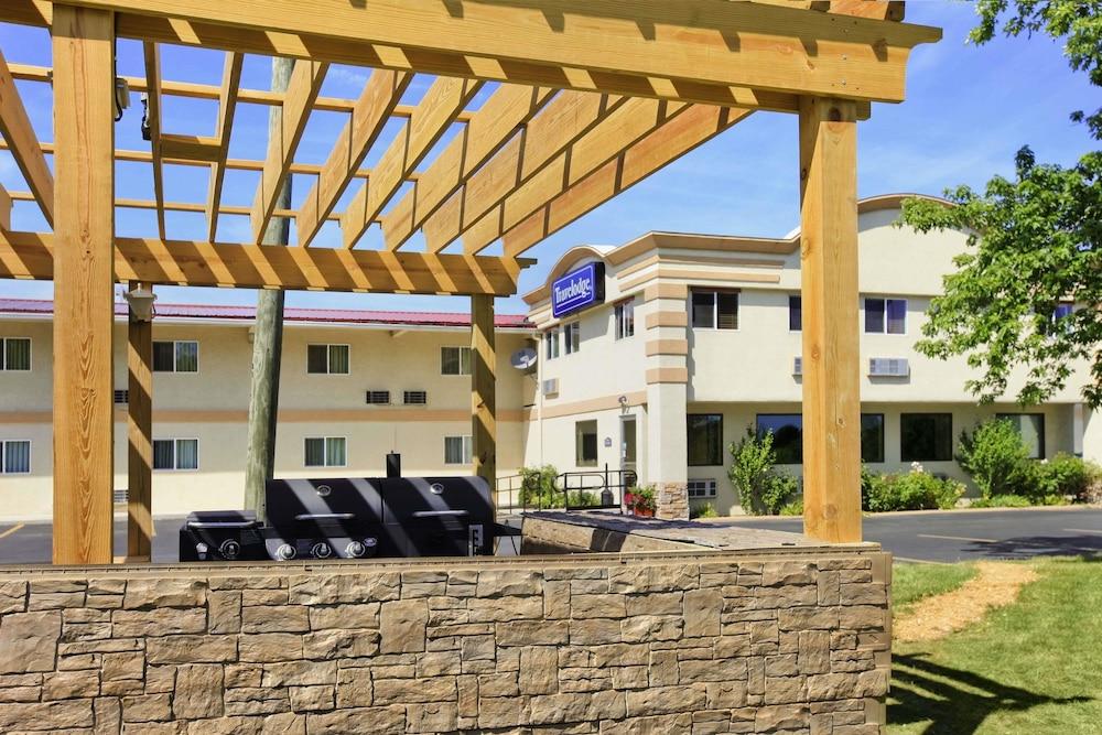 Travelodge by Wyndham Lima OH photo 9