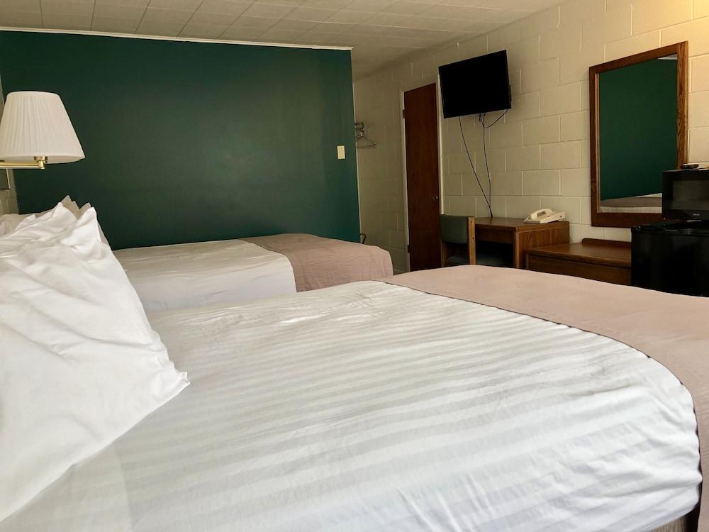 Four Winds Motel photo 7