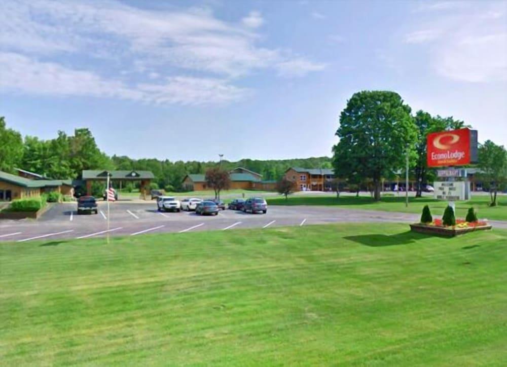 Quality Inn & Suites Munising photo 38