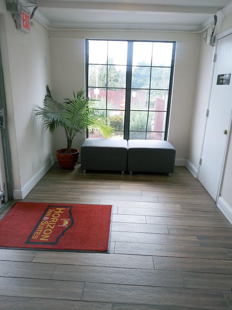 Horizon Inn & Suites photo 30