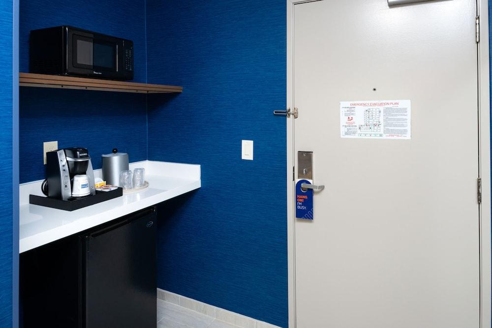 Holiday Inn Express & Suites Los Angeles Downtown West by IHG photo 14