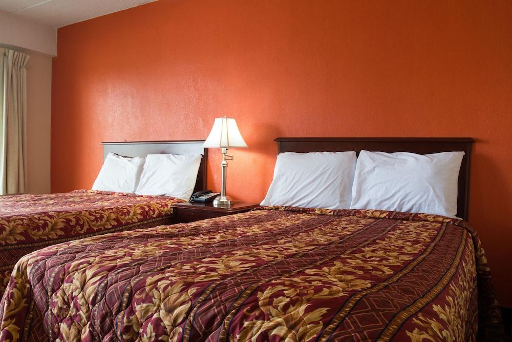 Budget Inn Cocoa photo 39