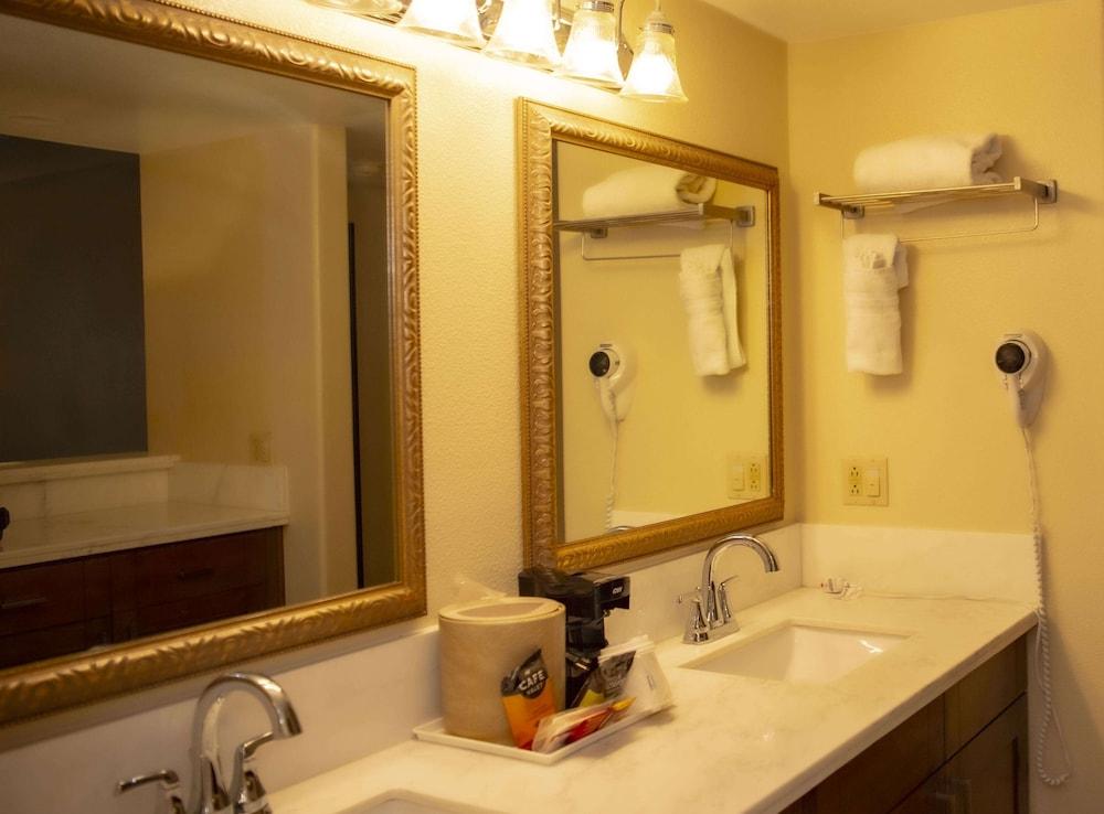 Ramada Plaza by Wyndham Garden Grove/Anaheim South photo 13