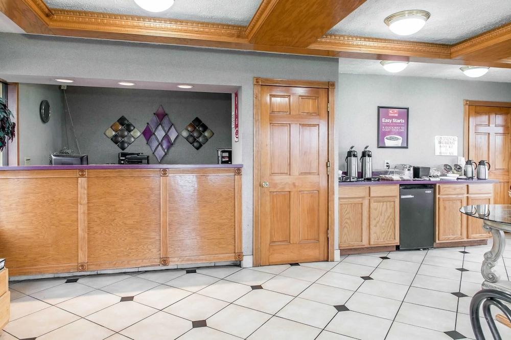 Econo Lodge Seymour photo 48