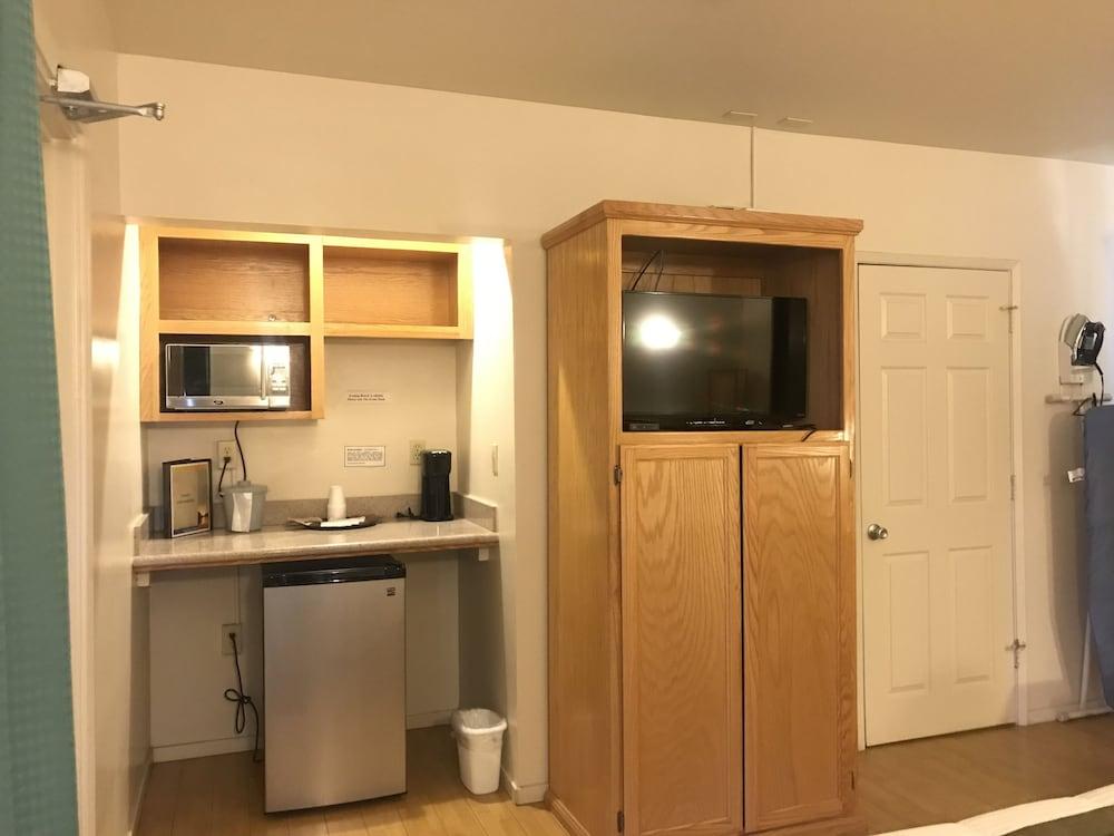 Sunrise Inn Turlock photo 13