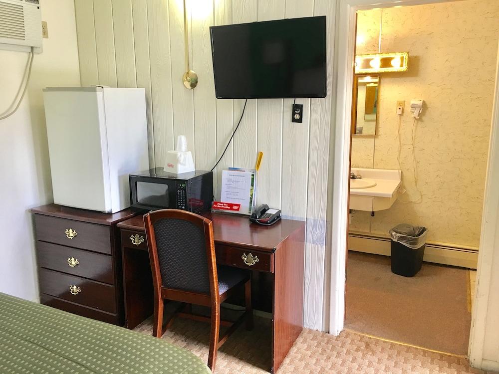 Traveler's Inn Motel photo 27