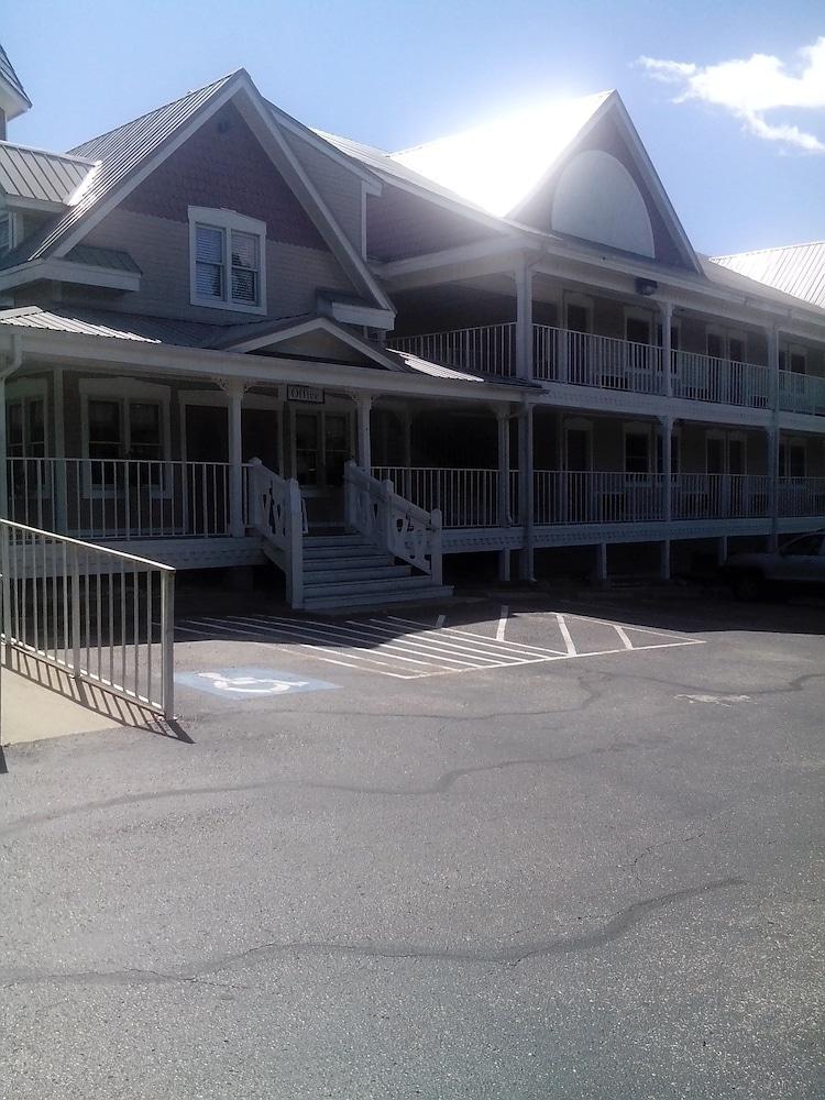 Candlelight Inn photo 15