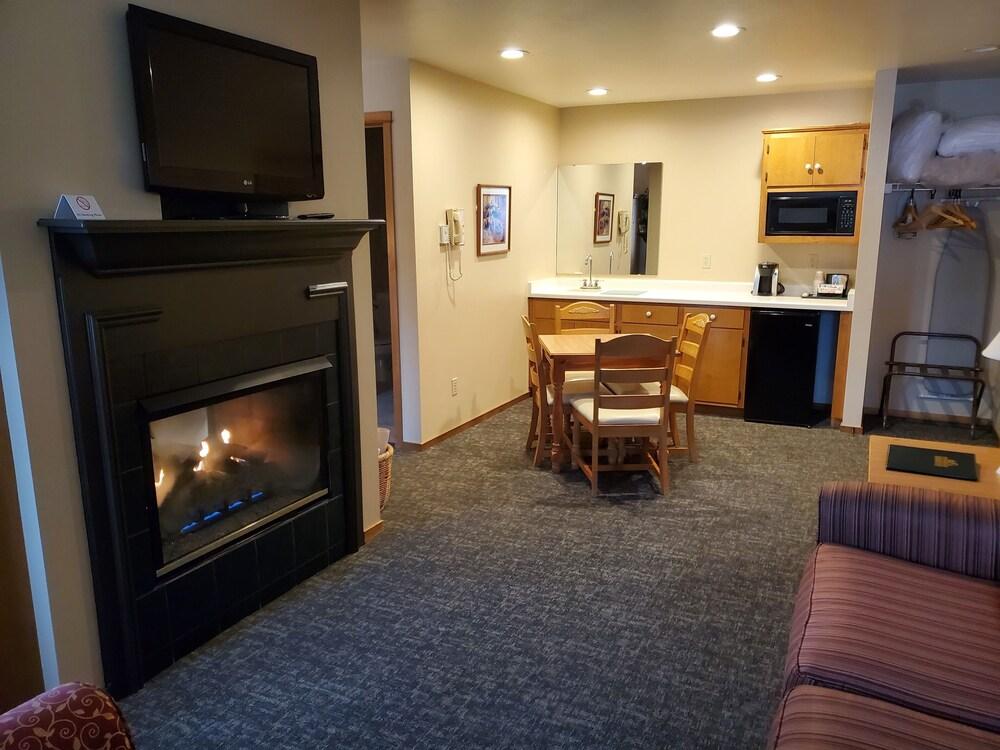 Homestead Suites photo 12