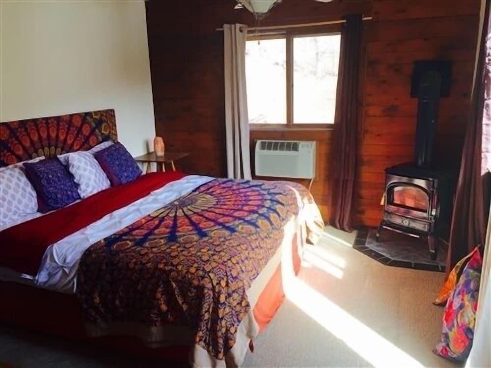Lotus Mountain Retreat photo 22