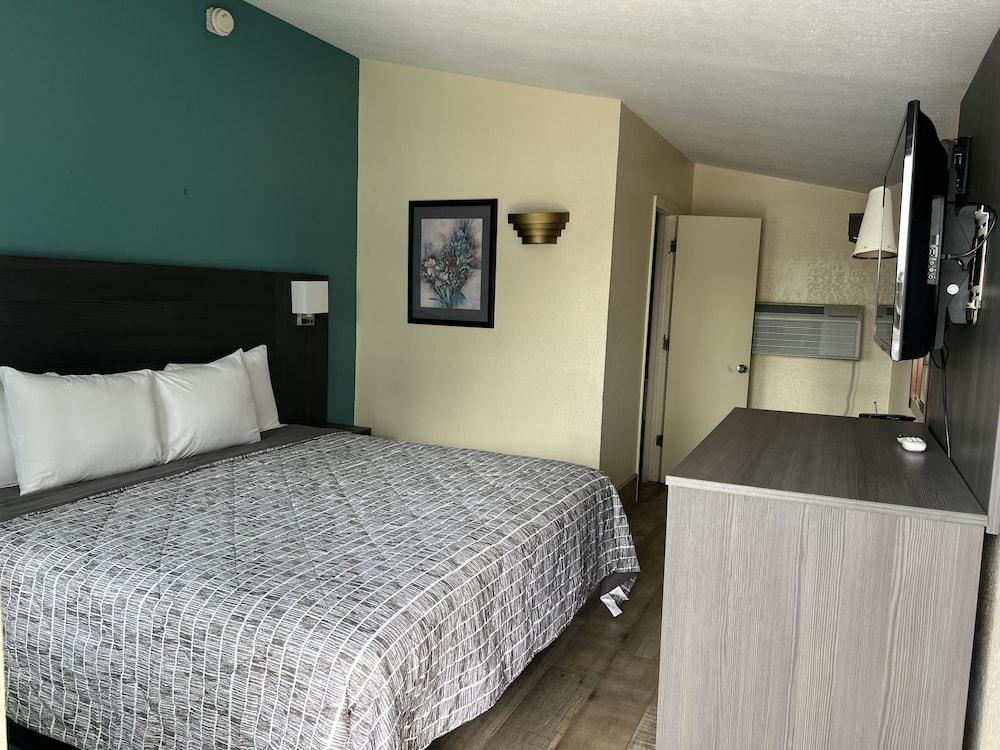 Budget Inn - Ft Myers photo 8