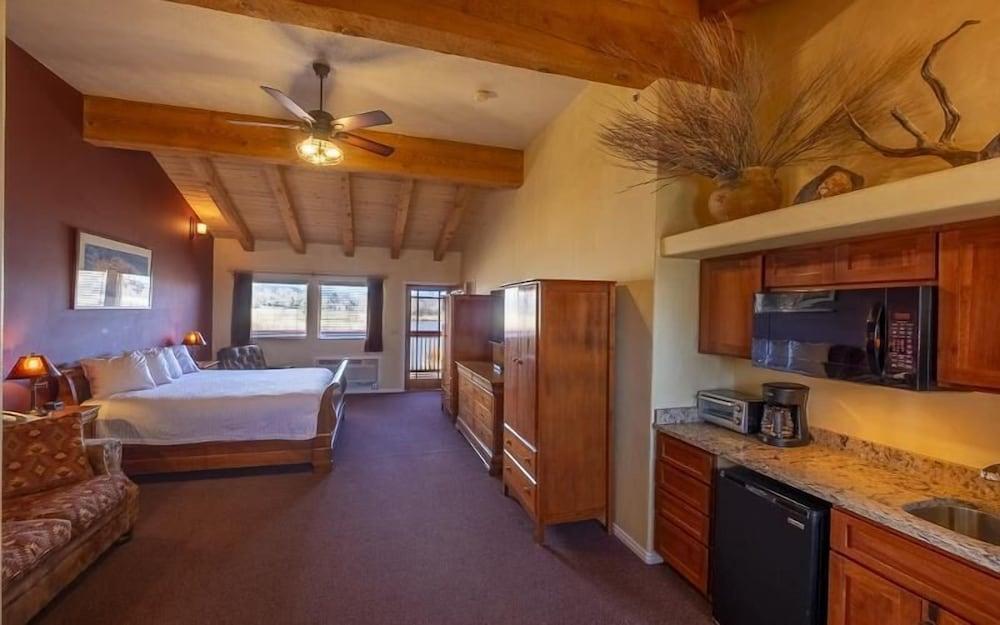 Boulder Mountain Lodge photo 6