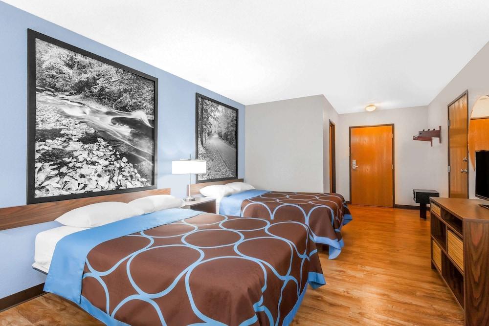 Super 8 by Wyndham Oneonta/Cooperstown photo 10