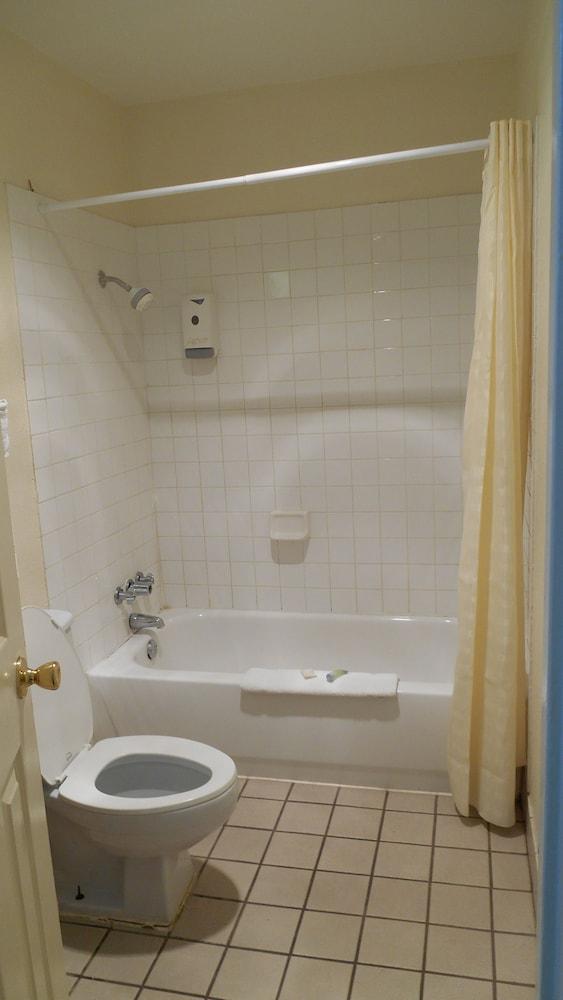 Econo Lodge Inn & Suites Abilene East District photo 20