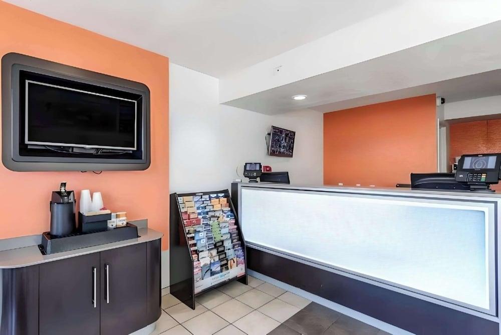 Motel 6 Modesto CA photo 27