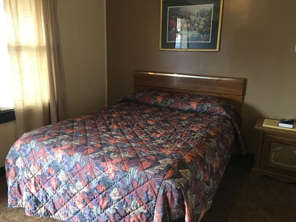Thunderbird Motel photo 12