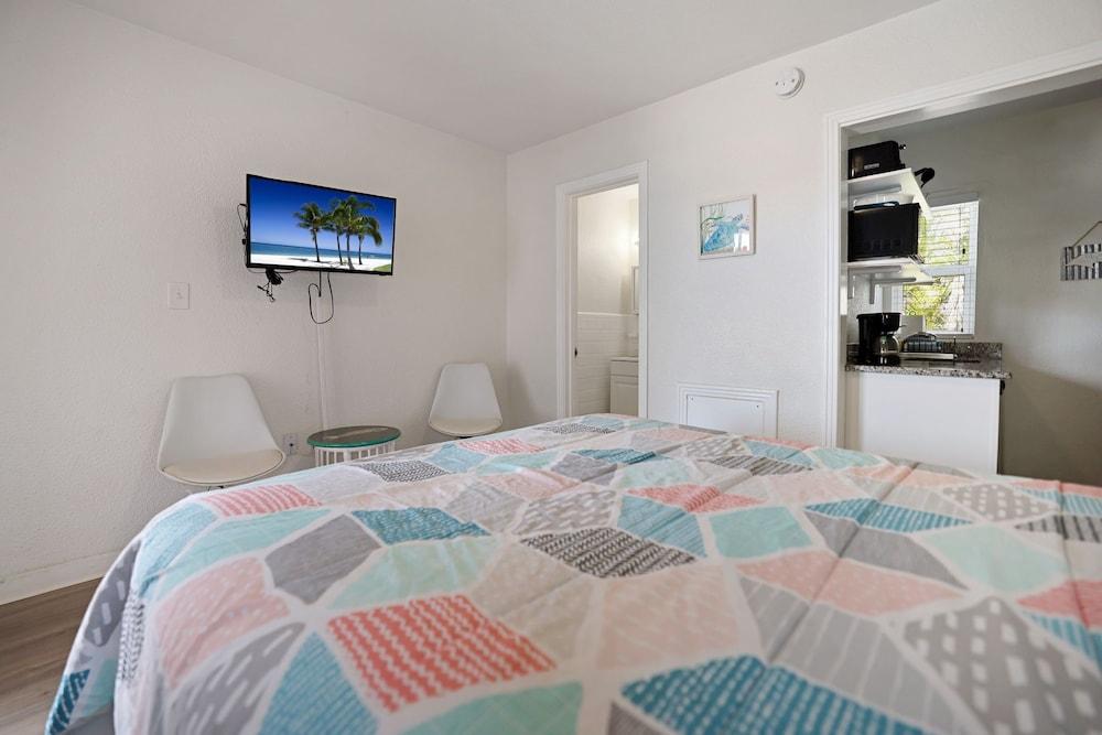 Sun Island Motel photo 30