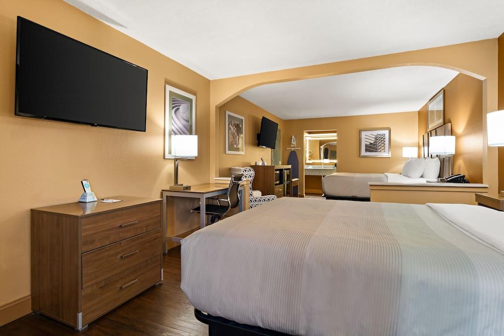 Quality Inn & Suites Corinth West photo 54