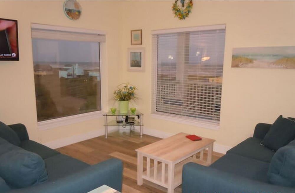 Beachgate CondoSuites and Oceanfront Resort photo 45
