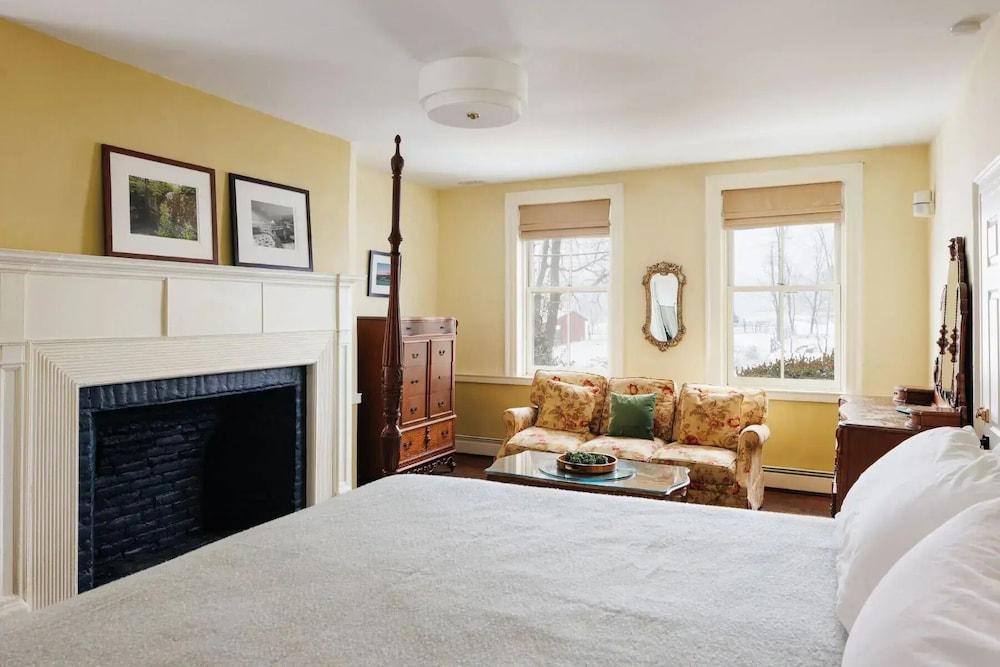 Elmrock Inn photo 6