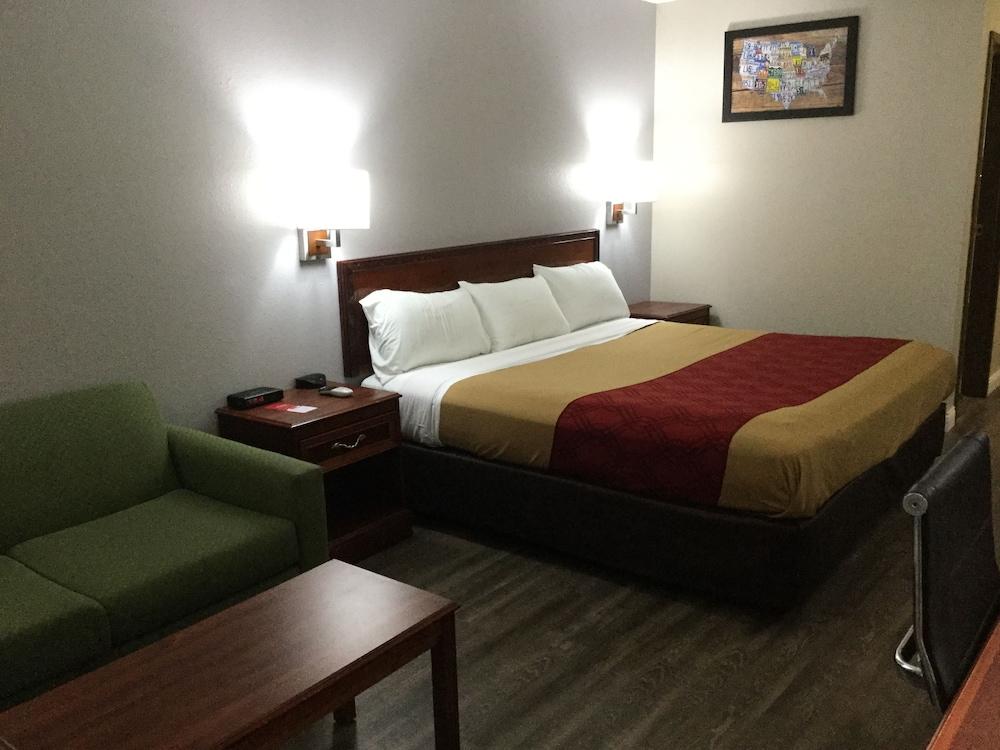 Econo Lodge Lincoln photo 6
