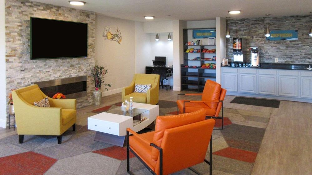 Clarion Pointe Evansville North photo 21