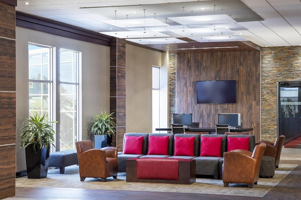 Four Points by Sheraton Chicago O'Hare Airport photo 2