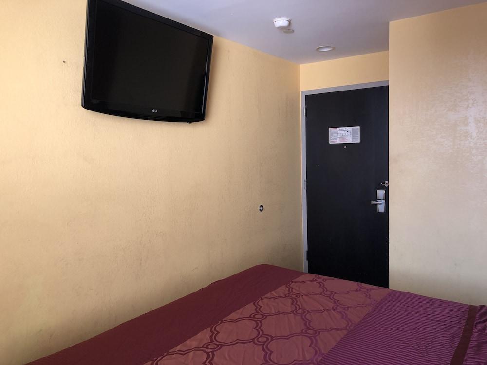 The Vue Hotel Express photo 7