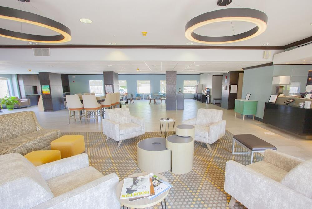 Holiday Inn & Suites Spring- The Woodlands Area by IHG photo 10