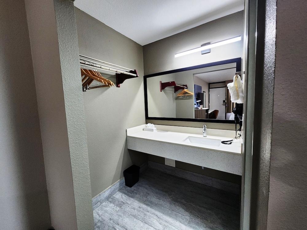 Smart Stay Inn photo 18