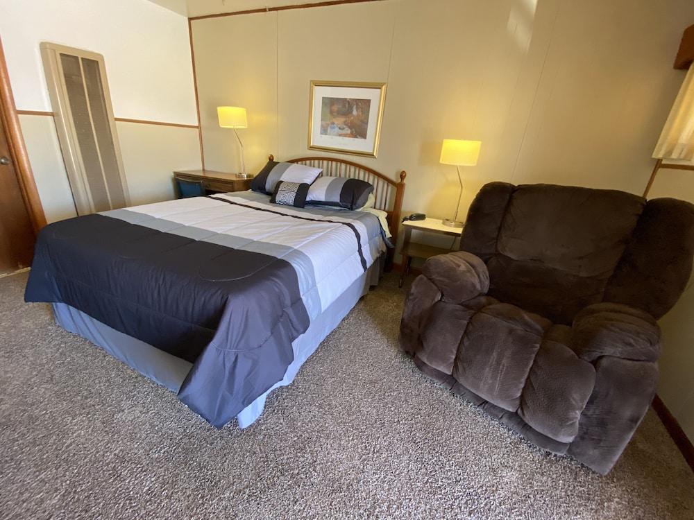 Duffer Motel photo 15