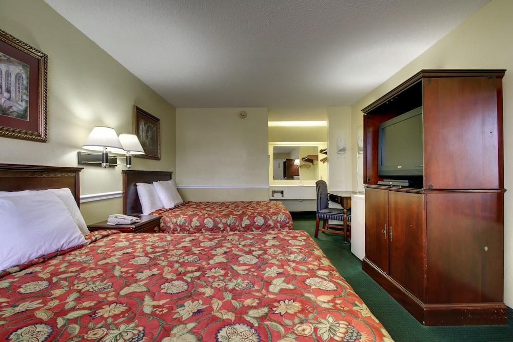 Key West Inn - Montgomery photo 13