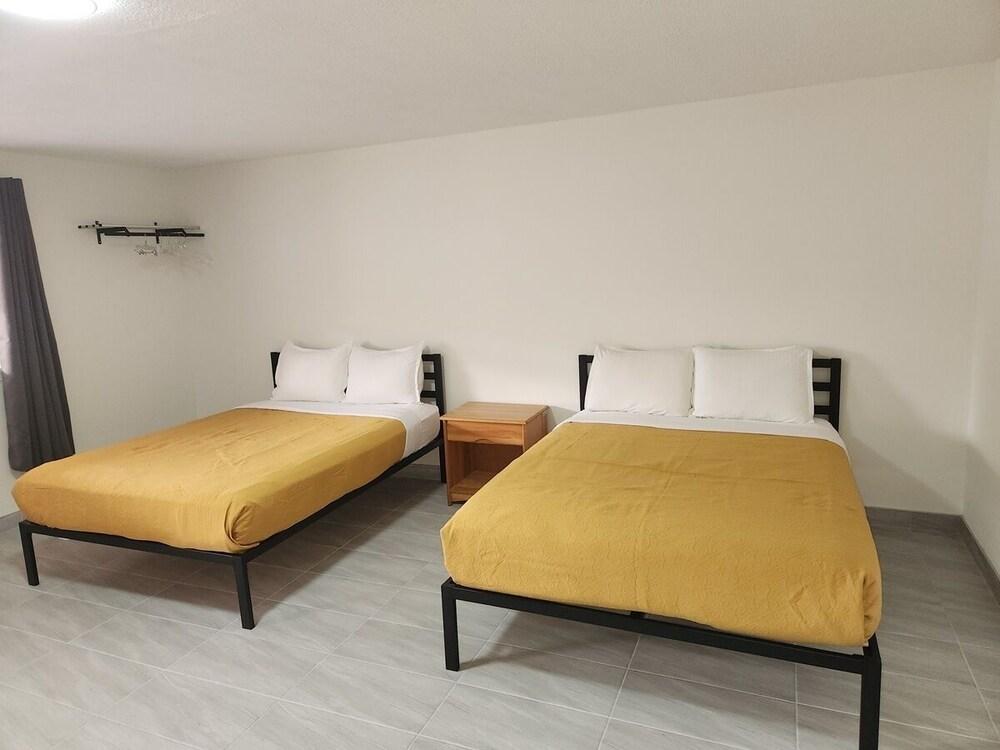 Economy Inn photo 2