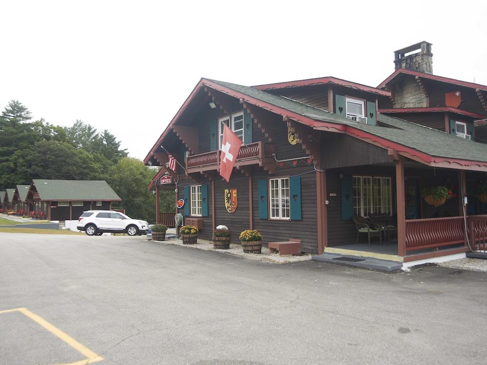 Swiss Chalets Village Inn photo 45