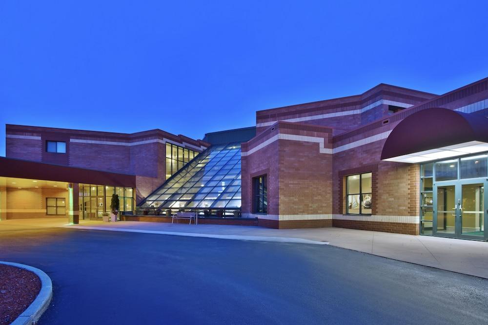 Holiday Inn Manitowoc by IHG photo 42