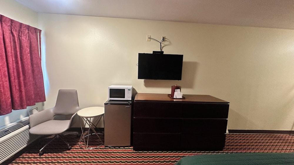 Chesaning Inn & Suites photo 24