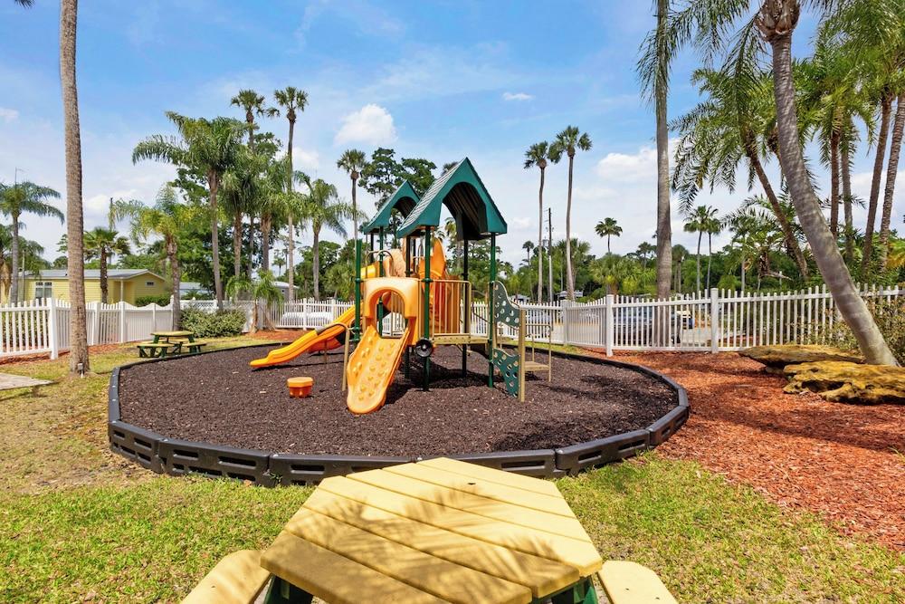 Tropical Palms Resort photo 35
