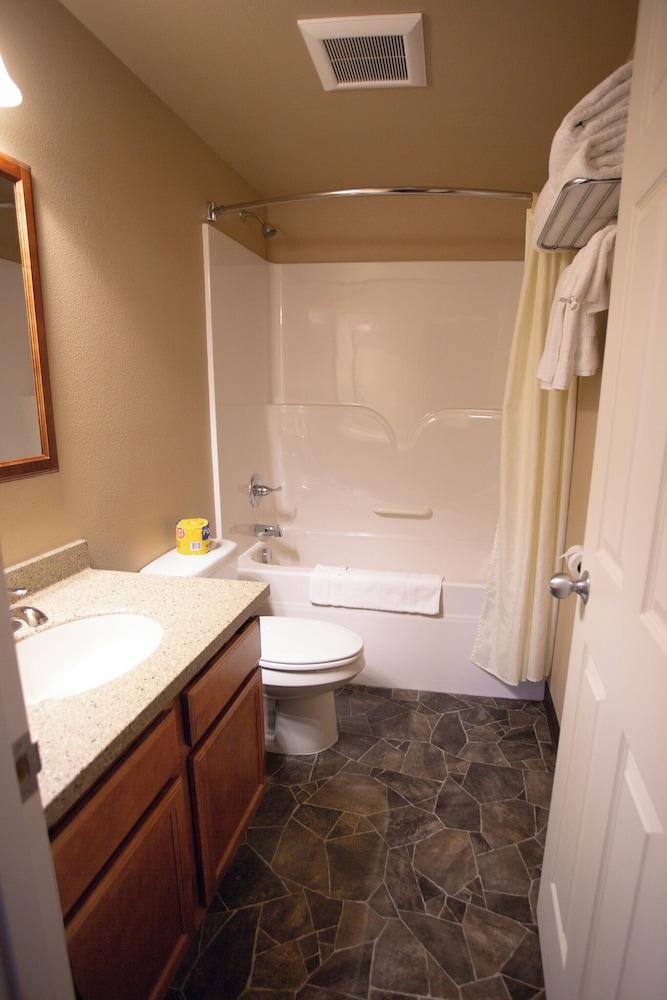 Young's Motel photo 31