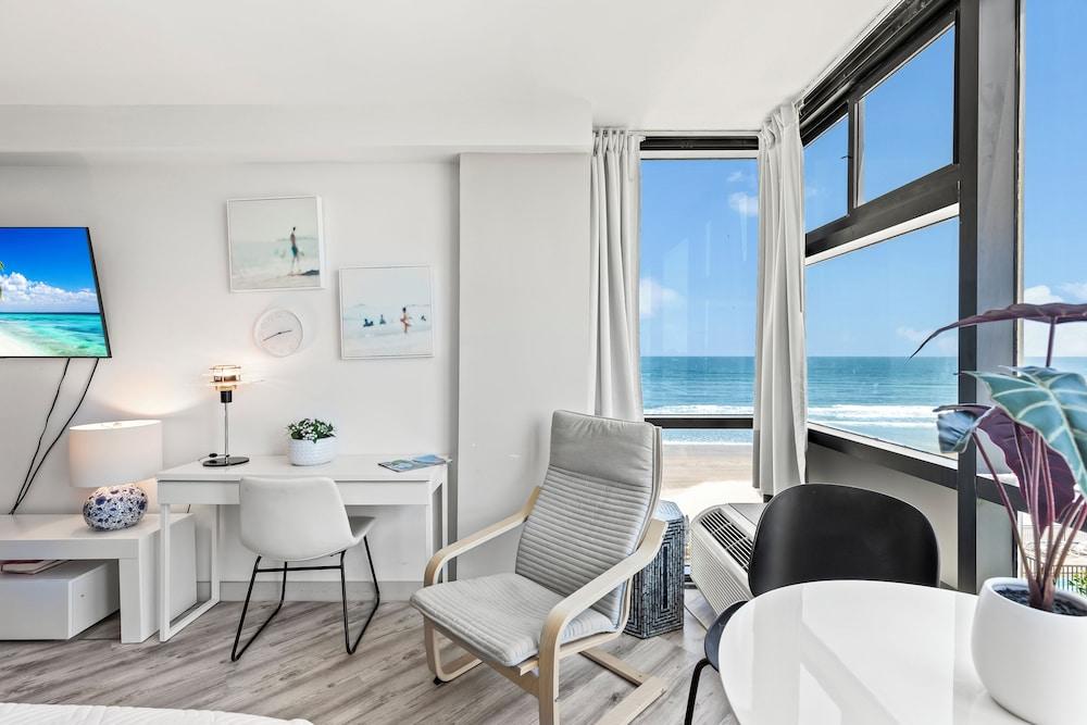 Oceanside Inn Studios by Brightwild photo 4