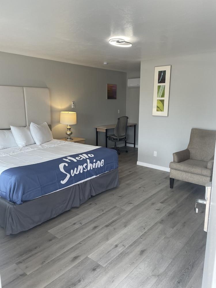 Sunglow Hotel photo 3