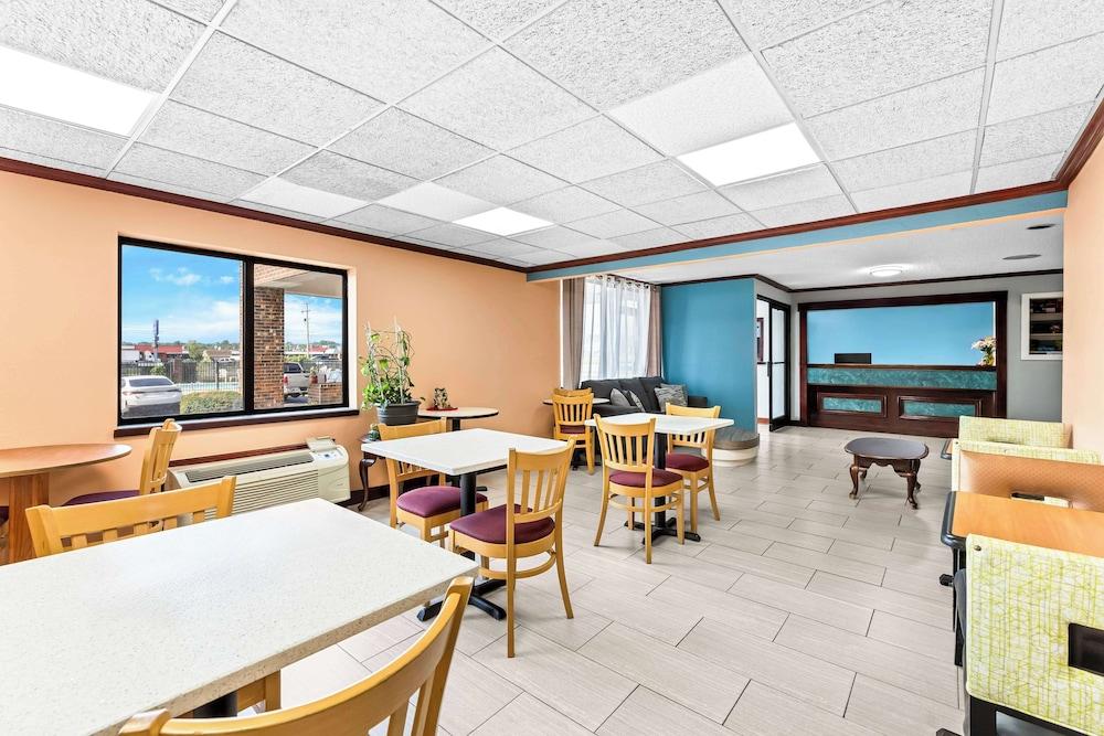 Americas Best Value Inn McMinnville photo 25
