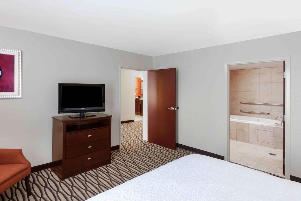 Hampton Inn & Suites Morgan City photo 35