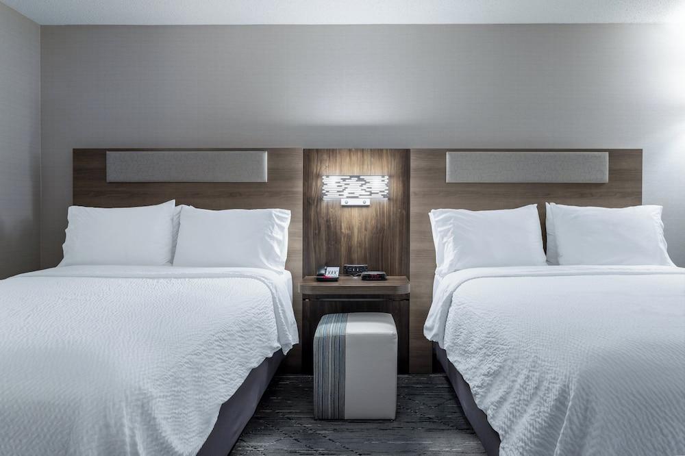 Holiday Inn Express & Suites Vadnais Heights by IHG photo 30