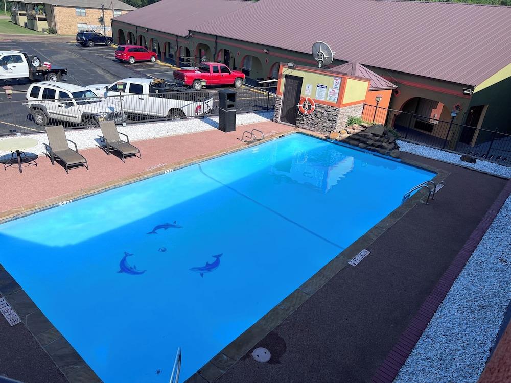 SureStay Hotel by Best Western Mt Pleasant photo 41