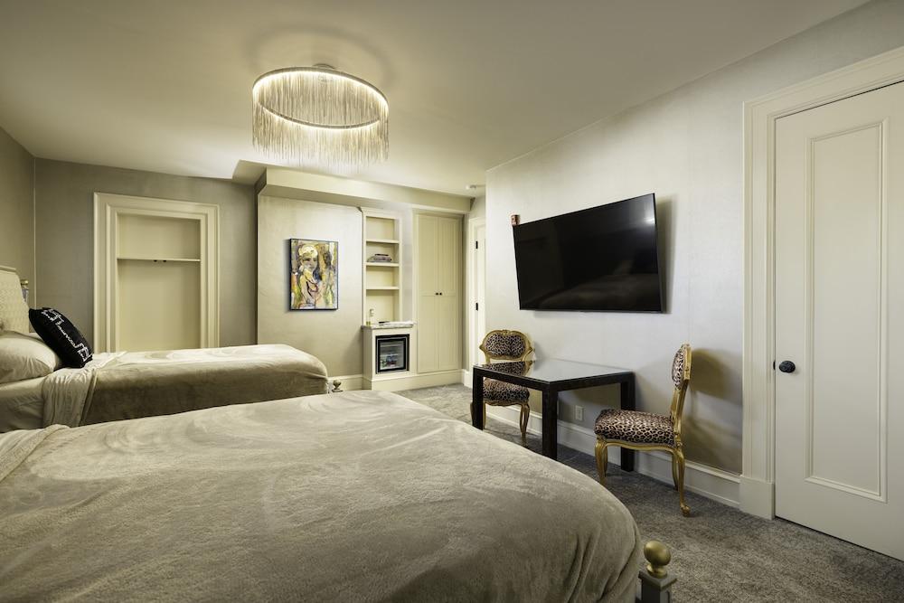 The Edward Hotel photo 43