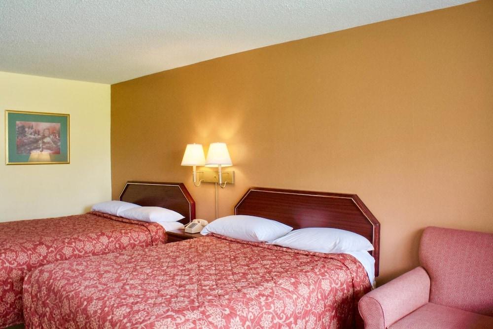 Rodeway Inn Monroe photo 13