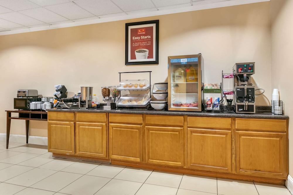 Econo Lodge Eutaw I-20 photo 18
