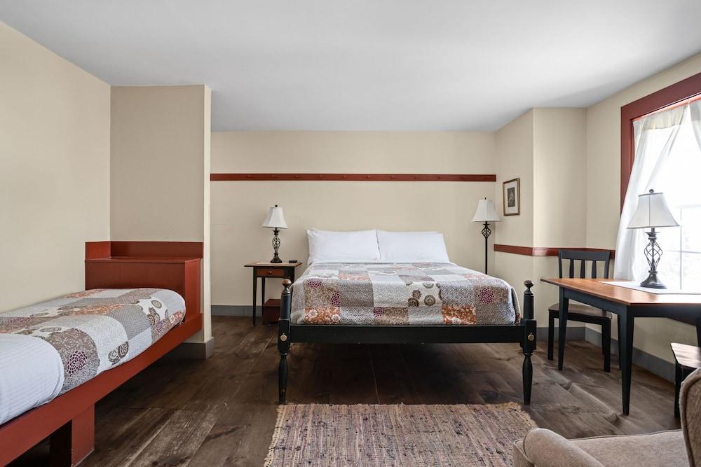 Artists Colony Inn photo 48
