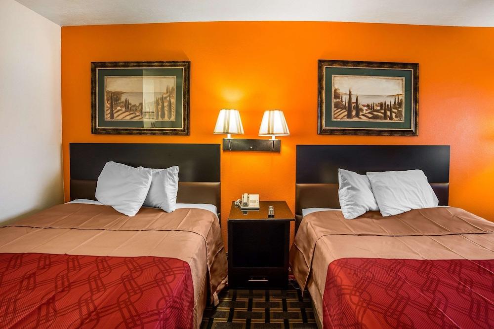 Econo Lodge Downtown photo 21