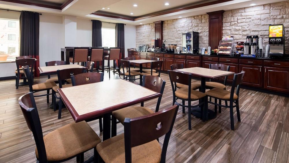 Best Western Granbury Inn & Suites photo 16